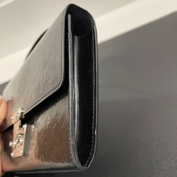 Louis Vuitton Monogram Glace Anouchka Pochette MM Black (144696) - Picture 2 of 8